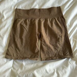 NVGTN Contour Seamless Shorts in Mocha